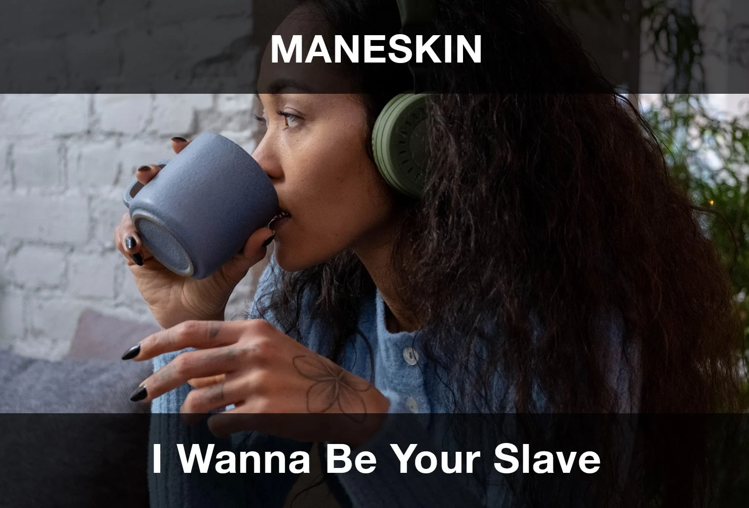 Måneskin - I WANNA BE YOUR SLAVE Şarkı Sözleri Çeviri